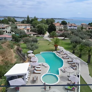 https://domus-hospitality.hotelschalkidiki.net
